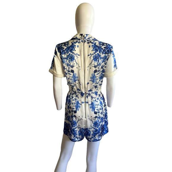 Alice + Olivia Leighton White Blue Floral Satin Shorts Romper Jumpsuit US 6 - Picture 3 of 5